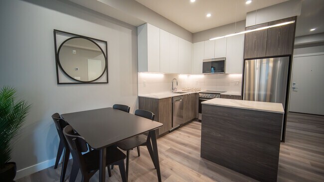 Photo - West Garneau