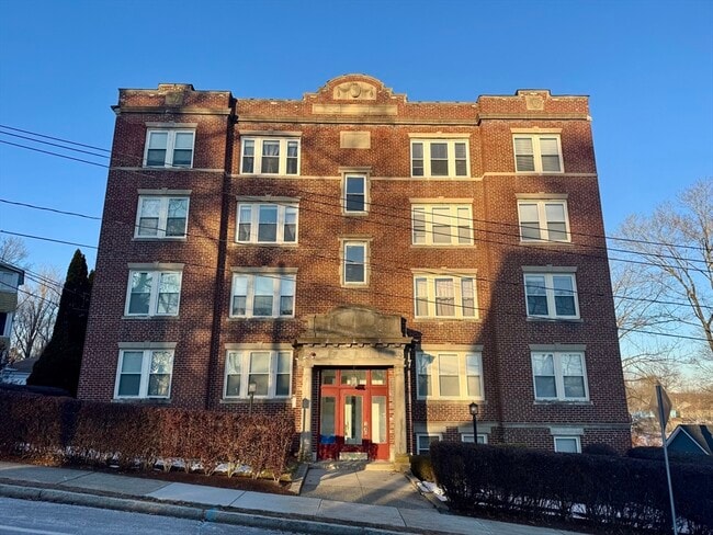 Building Photo - 31 Dennison Ave Unit 1