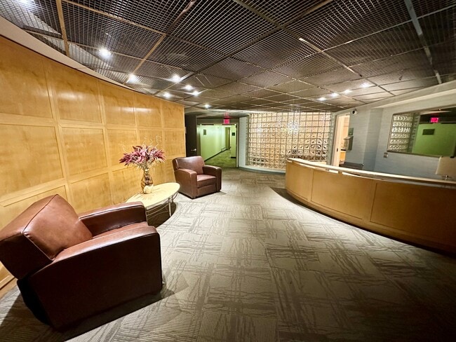 Vestíbulo - 312 College Ave