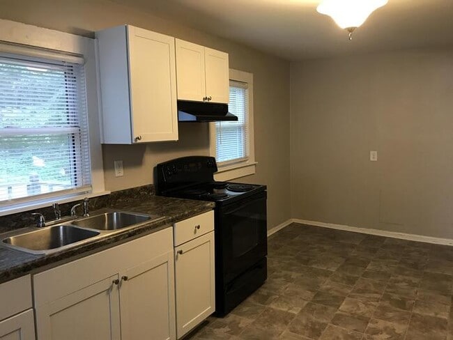 Photo - Huntersville: 3 bedroom 1 bath home