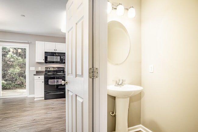 Photo - 402 Ellis Ave