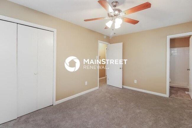 Photo - 3 Bedroom Pet-Friendly Home in Jamestown, NC with Main Street Renewal