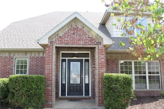 Photo - 330 Windsor Dr