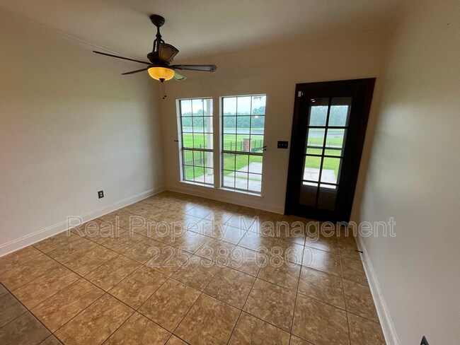 Photo - 917 Fairwinds Ave