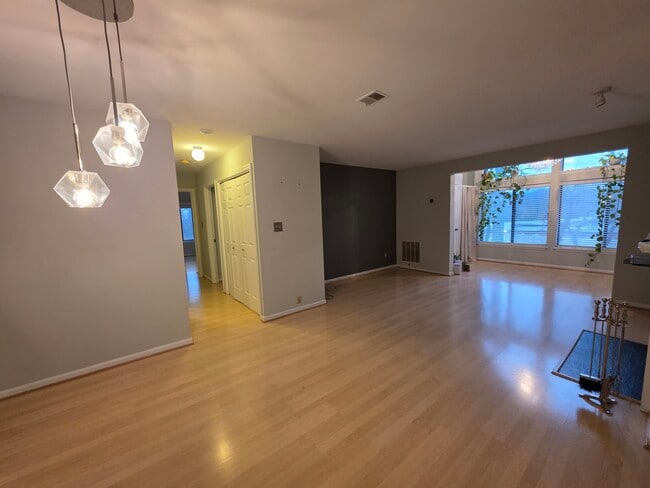 Living room and dinning room - 2802 Lee Oaks Pl Unit 302