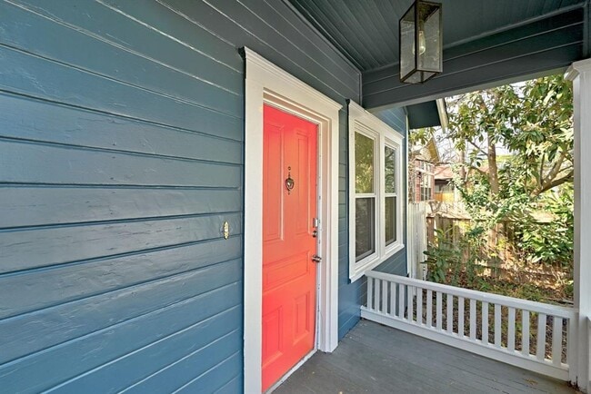 Photo - 2505 Willow St