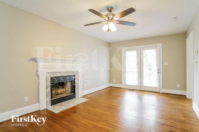 Photo - 408 Indian Hill Rd