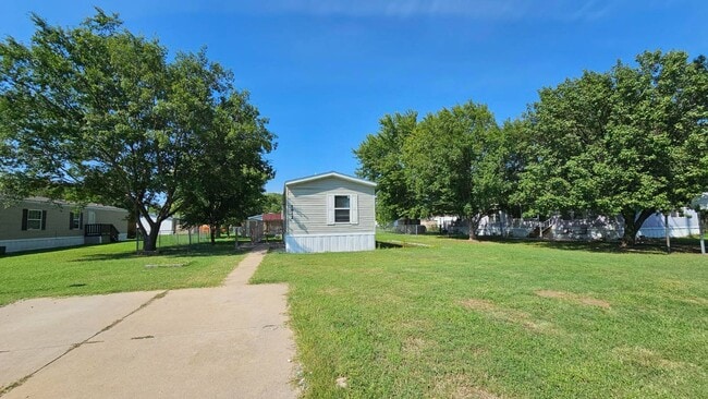 Photo - 1912 E Campus St