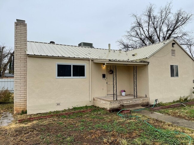 Building Photo - 3 Bedroom 3 Bath Home