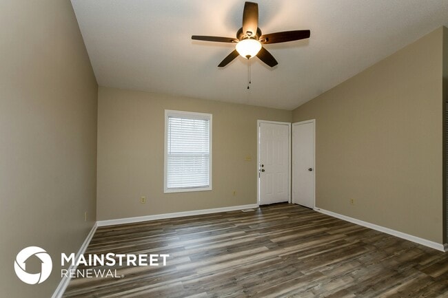 Photo - 604 Powerline Ave