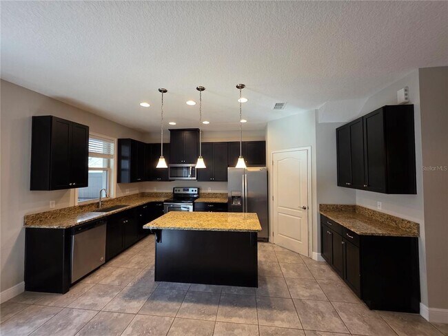 Photo - 14039 Helsby St