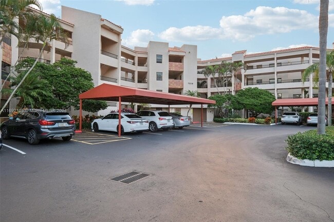 Photo - 7519 La Paz Blvd Unidad 203