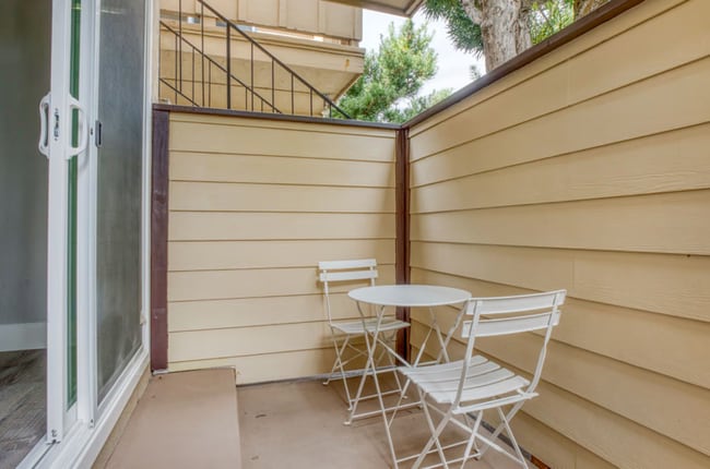 Photo - Lawrence Arms Apartments Unidad B