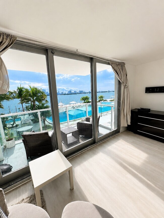 1000 West Ave Unit 218