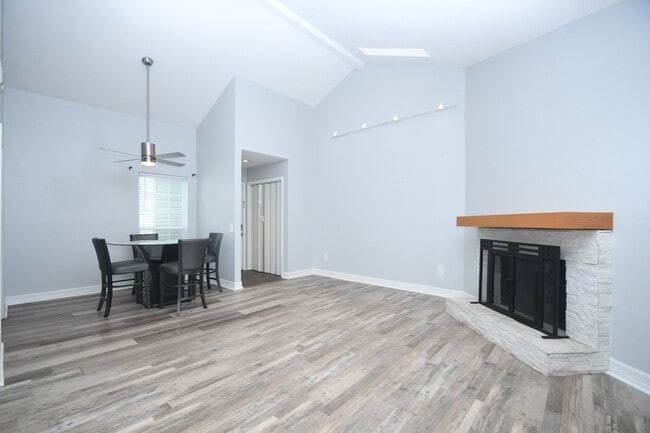 Photo - 9809 Richmond Ave. Unit 16