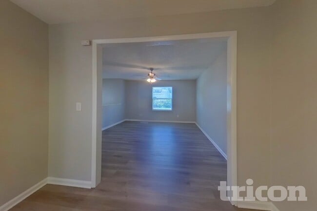 Photo - 111 Woodspur Rd