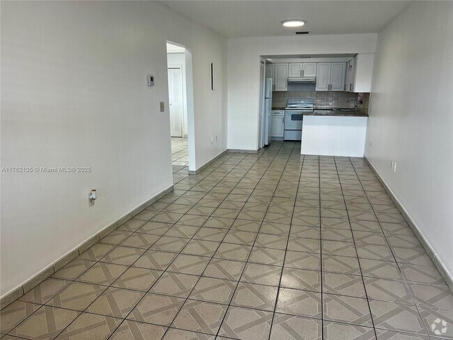Building Photo - 2600 NW 14th St Unit 4 Rental