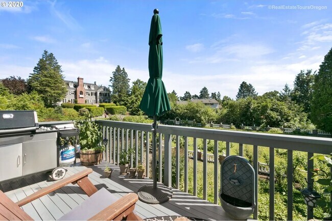 Photo - 3649 SW 52nd Pl Unidad Apt #A