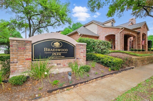 Photo - 2255 Braeswood Park Dr