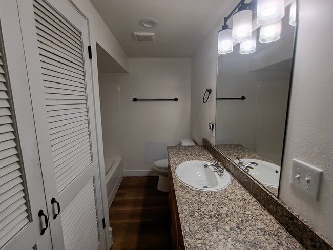 Photo - 2211 N Washington Rd Blvd Unit Apt 4