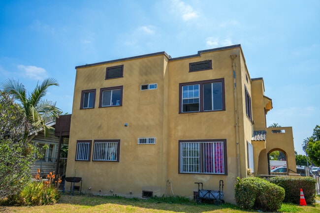 Photo - 1353 W 49th St House
