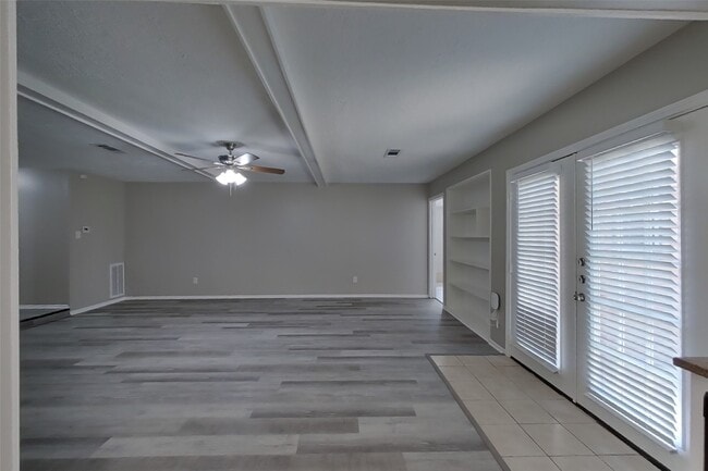 Photo - 3815 Regency Dr