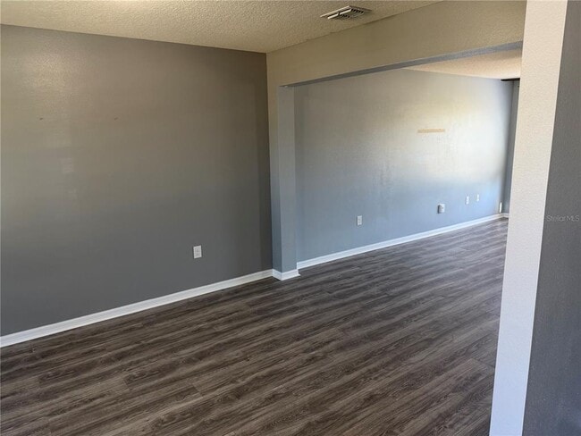 Photo - 7 Russkin Ln