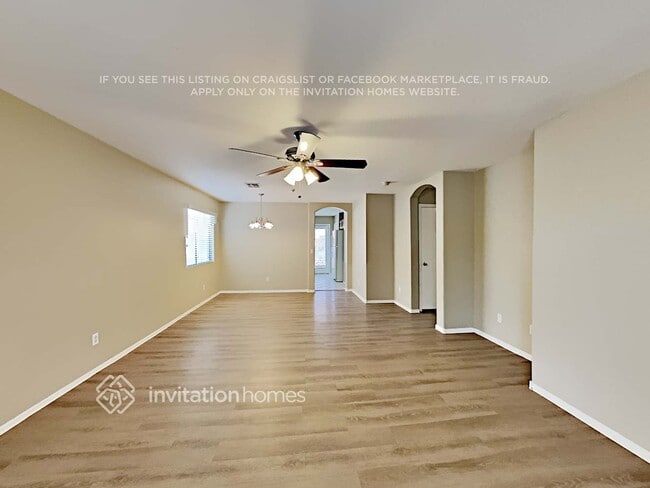 Photo - 834 E Impreria St