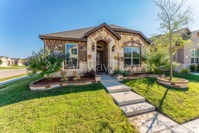 Building Photo - 2300 Pyrite Dr