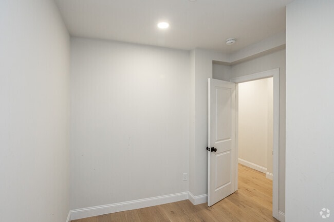 2 habitaciones, 1 baño - 606 pies cuadrados - Segundo dormitorio