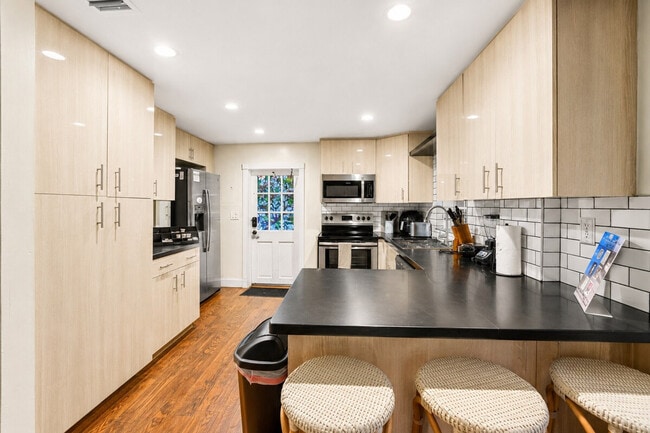 Photo - 303 Lang Rd Unit SI ID1495041P