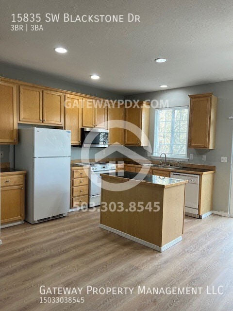 Photo - 15835 SW Blackstone Dr