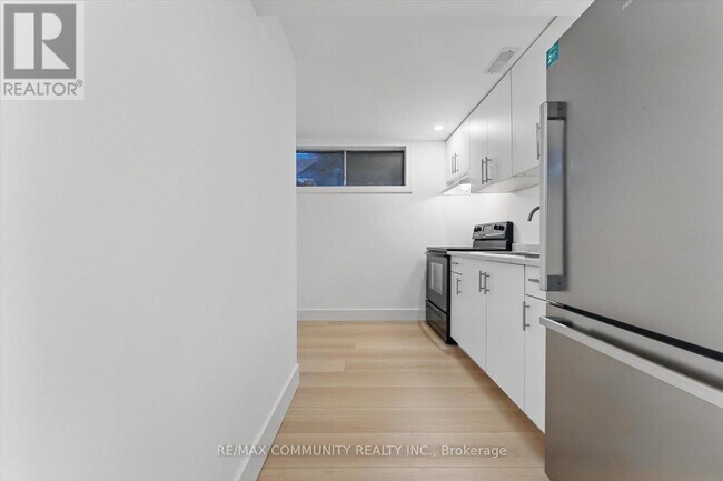 Photo - 90 Euclid Ave