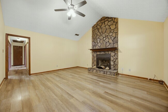 Photo - 1701 Rose Garden Ln