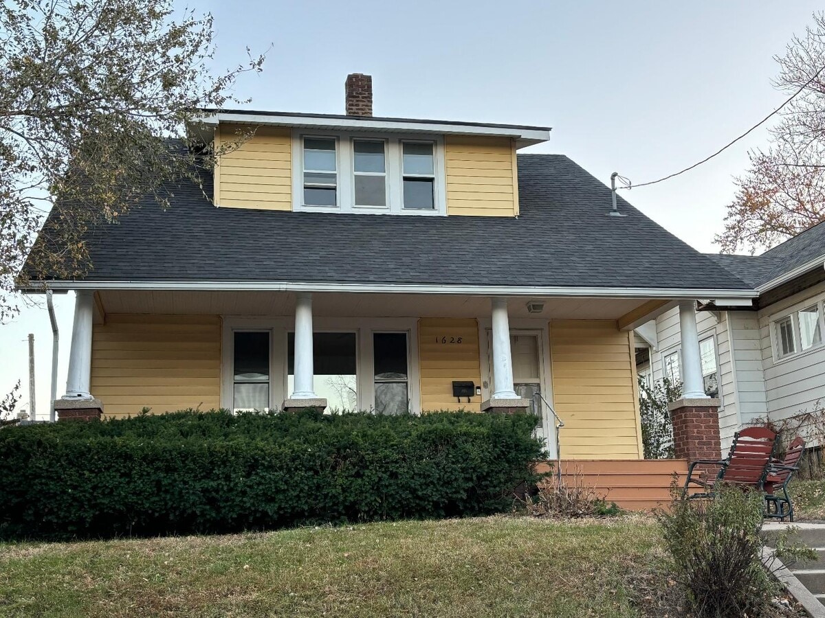 Photo - 1628 W Palmer Ave