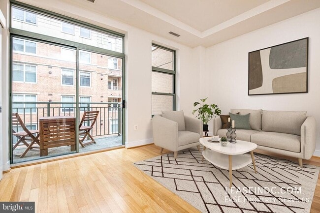 2425 L St NW Unit 521