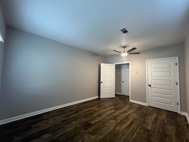 Photo - 1004 Edgewood Ln