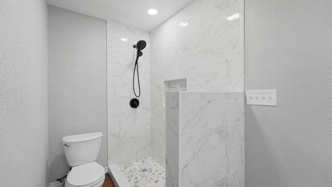 Photo - 2503 Irwin Dr