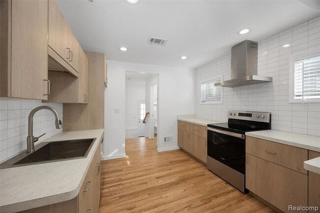 Photo - 623 E Brockton Ave