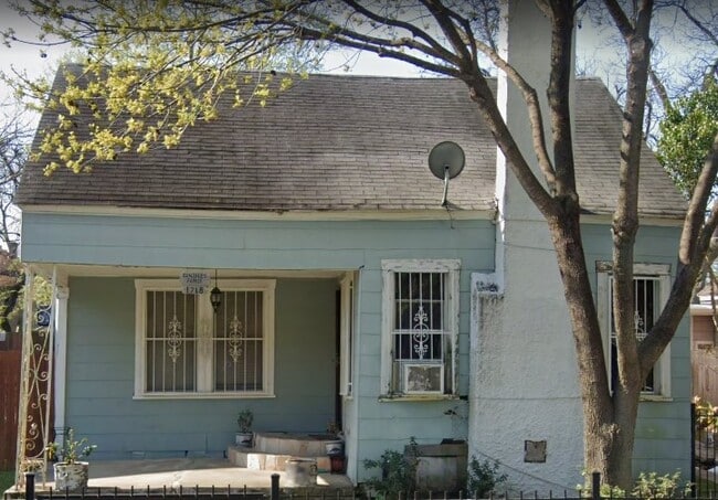 Building Photo - 1718 Schley Ave Rental
