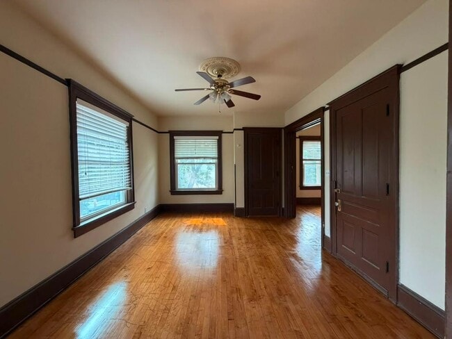 Photo - 2322-2324 N 6th St. - 2324 N 6th St - Upper
