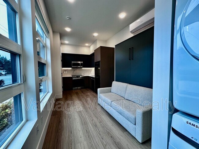 Photo - 2967-2967 Richter St