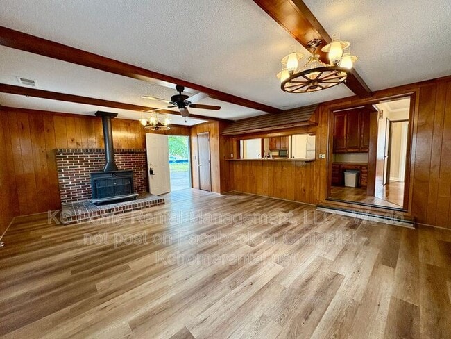 Photo - 7839 Robinson St