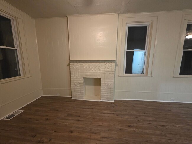Photo - Updated 2 bedroom 1 bath house!