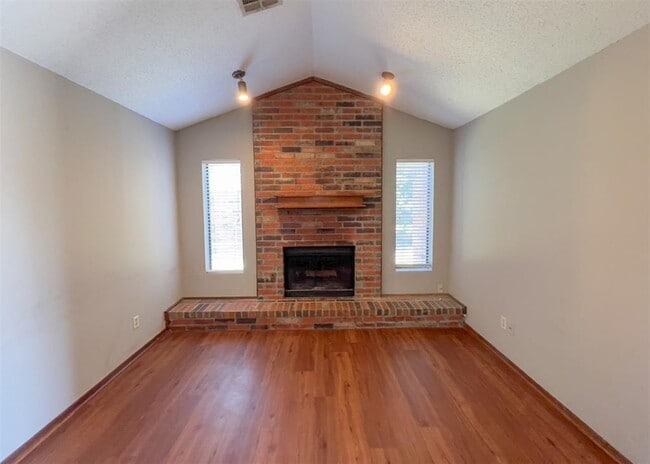 Photo - 1303 N Fretz Ave