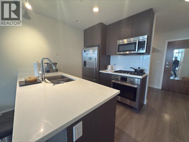 8628 Hazelbridge Wy Unit 707