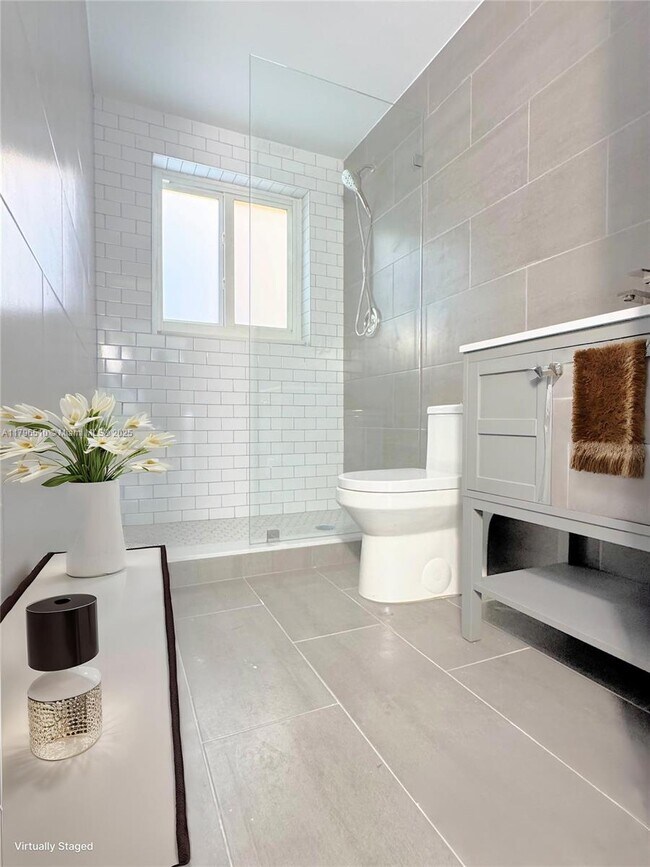 Photo - 7325 Byron Ave Unit 3