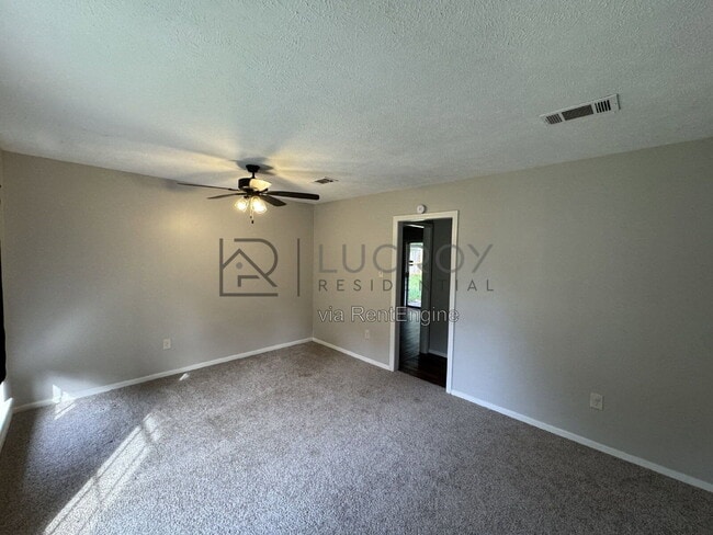 327 Grover Cleveland Cir