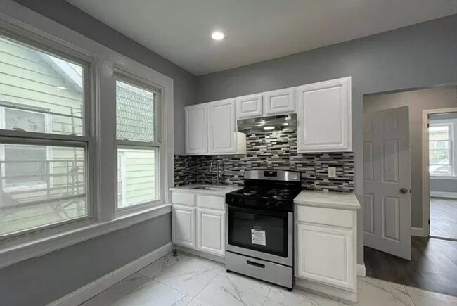 Photo - 356 Leslie St Unidad 2