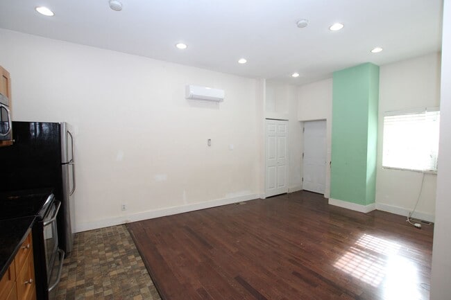 Photo - Spacious studio in Fairmount. Unit 1F